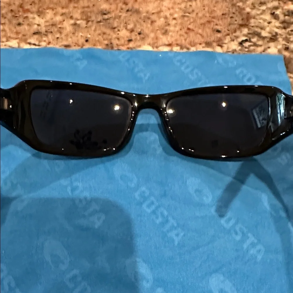 Costa Black Sunglasses with Case - Picture 8 of 8